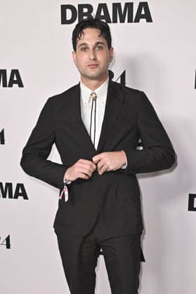 Jordan Raoufpur bei der Premiere des Kinofilms The Drama Das Drama - Noch mal auf Anfang in DGA Theater Complex . Los Angeles, 17.03.206