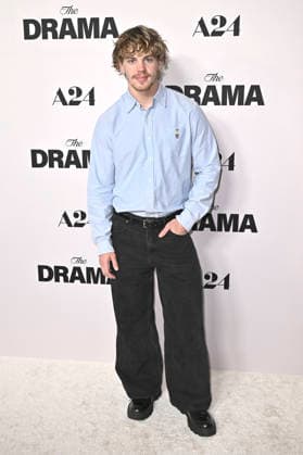 Jack Wright bei der Premiere des Kinofilms The Drama Das Drama - Noch mal auf Anfang in DGA Theater Complex . Los Angeles, 17.03.206