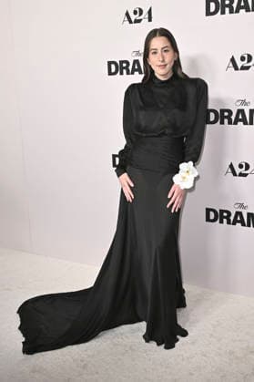 Alana Haim bei der Premiere des Kinofilms The Drama Das Drama - Noch mal auf Anfang in DGA Theater Complex . Los Angeles, 17.03.206
