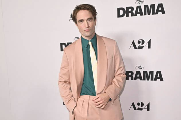 Robert Pattinson bei der Premiere des Kinofilms The Drama Das Drama - Noch mal auf Anfang in DGA Theater Complex . Los Angeles, 17.03.206