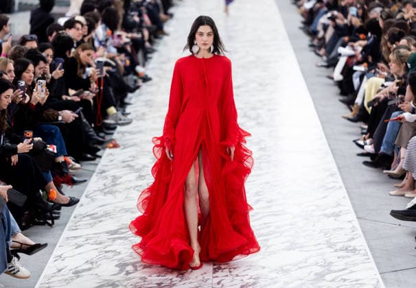 Entertainment Bilder des Tages Juan Vidals fashion show at Mercedes Benz Fashion Week Madrid Model parades during Juan Vidals fashion show at Mercedes Benz Fashion Week Madrid, on March 18, 2026, in Madrid Spain Juan Vidals fashion show is part of the opening day of Mercedes Benz Fashion Week Madrid 2026, where the designer from Alicante presents his new autumn-winter collection in the Crystal Gallery of the Cibeles Palace, after being awarded the National Designer Award 2026 of the catwalk 18 MARCH 2026 FASHION Madrid Madrid Madrid Spain  Copyright: xEduardoxParrax 7376506