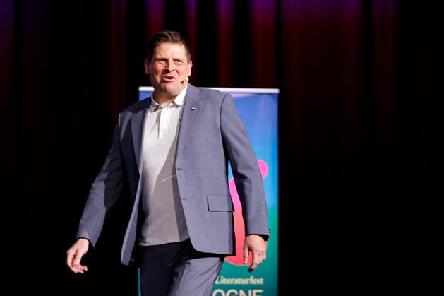 Radrennprofi Jan Ullrich in der Veranstaltung Jan Ullrich Ein Leben für den Radsport im Rahmen der Lit.Cologne 2026 im Theater am Tanzbrunnen. 1997 gewann er als erster Deutscher die Tour de France. Köln, 17.03.2026 NRW Deutschland Copyright: xChristophxHardtx