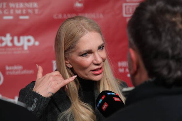 Sarah Kern bei der Premiere der RTL Dokuserie Heino - Karamba, Karacho, Kult! im Filmtheater Kitzbühel. Kitzbühel, 13.03.2026 *** Sarah Kern at the premiere of the RTL documentary series Heino Karamba, Karacho, Kult at the Filmtheater Kitzbühel Kitzbühel, 13 03 2026 Copyright: xAgenturxWehnert M.xGränzdörferx