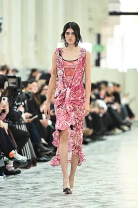 Juan Vidal - Mercedes-Benz Fashion Week Madrid, Spain - 18 Mar 2026 A model walks the runway wearing a design by Juan Vidal during Mercedes-Benz Fashion Week de Madrid in IFEMA. Madrid Spain Copyright: xAtilanoxGarciax xSOPAxImagesx photos09073