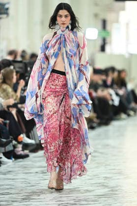 Juan Vidal - Mercedes-Benz Fashion Week Madrid, Spain - 18 Mar 2026 A model walks the runway wearing a design by Juan Vidal during Mercedes-Benz Fashion Week de Madrid in IFEMA. Madrid Spain Copyright: xAtilanoxGarciax xSOPAxImagesx photos09075