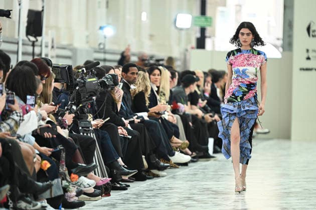 Juan Vidal - Mercedes-Benz Fashion Week Madrid, Spain - 18 Mar 2026 A model walks the runway wearing a design by Juan Vidal during Mercedes-Benz Fashion Week de Madrid in IFEMA. Madrid Spain Copyright: xAtilanoxGarciax xSOPAxImagesx photos09107
