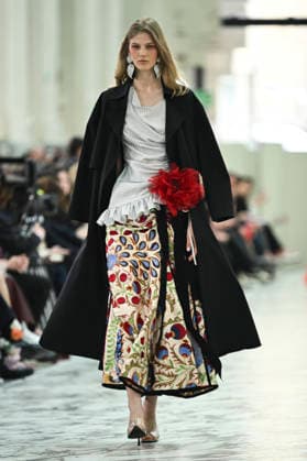 Juan Vidal - Mercedes-Benz Fashion Week Madrid, Spain - 18 Mar 2026 A model walks the runway wearing a design by Juan Vidal during Mercedes-Benz Fashion Week de Madrid in IFEMA. Madrid Spain Copyright: xAtilanoxGarciax xSOPAxImagesx photos09119