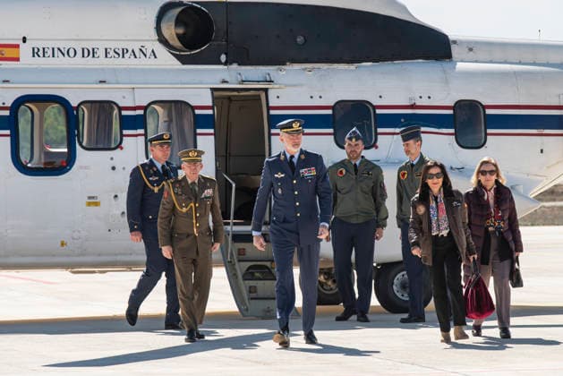 The King attends the Technological Demonstration Days of the Connected, Sustainable and Intelligent Air Base BASCI King Felipe VI together with the Minister of Defense, Margarita Robles, attends the Technological Demonstration Days of the Connected, Sustainable and Intelligent Air Base BACSI , at the Los Llanos Air Base, on March 18, 2026, in Albacete, Castilla La Mancha Spain The Kings visit is part of the inauguration of the BACSI 2026 Technology Demonstration Days, an Air and Space Army exercise that shows digitalization, connectivity and sustainability projects for air bases, with the presence of companies, universities and demonstrations at Los Llanos Air Base 18 MARCH 2026 Víctor Ferná Albacete Castilla La Mancha Albacete Castilla La Copyright: xVictorxFernandezx 7377361