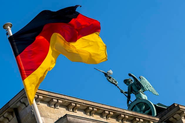 Feierstunde Aktion 18. März Deutschland, Berlin, 18.03.2026, Deutschland Fahne, Brandenburger Tor, Quadriga, Â
