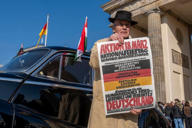 Feierstunde Aktion 18. März Deutschland, Berlin, 18.03.2026, Initiator Volker Schröter, Brandenburger Tor, Â
