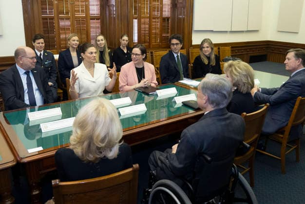 March 18, 2026, Austin, Tx, USA: Her Royal Highness HRH CROWN PRINCESS OF SWEDEN visits Austin on the final day of the SXSW Music Festival and meets with Texas Gov. GREG ABBOTT at the Texas Capitol. The Princess is on a four-day swing advancing Sweden s interest in the U.S. Austin USA - ZUMAd150 20260318_znp_d150_004 Copyright: xBobxDaemmrichx