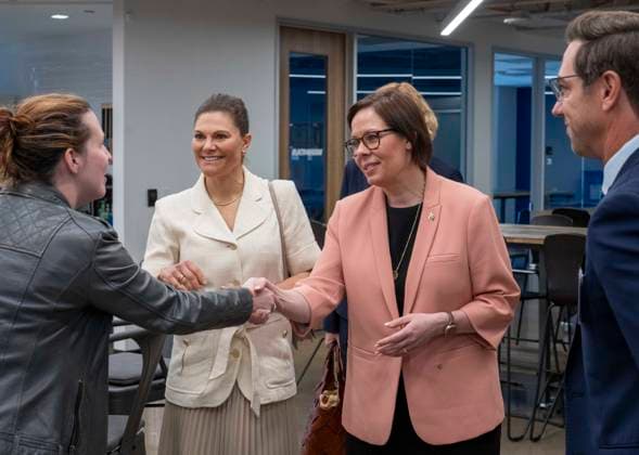March 18, 2026, Austin, Tx, USA: Her Royal Highness HRH CROWN PRINCESS VICTORIA OF SWEDEN (c) visits incubator Capital Factory in Austin on the final day March 18, 2026 of the SXSW Music Festival in downtown Austin. At left is Dr.CASEY PERLEY of the Army Application Lab shaking hands with FM MALMER STENERGARD of Sweden. Austin USA  - ZUMAd150 20260318_znp_d150_020 Copyright: xBobxDaemmrichx