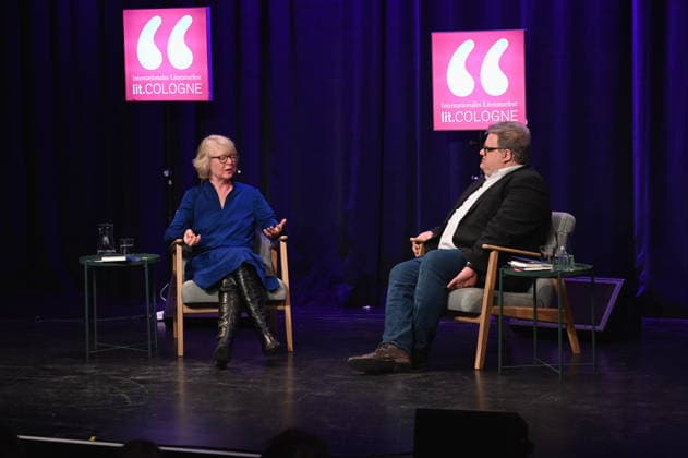 autorin Meike Winnemuth liest und der Redner, Kulturmanager und Veranstalter Felix Mauser spricht auf der Lit.Cologne, dem internationalen Literaturfestival