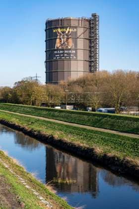 Neue Ausstellung im Gasometer Oberhausen, Emscher, Mythos Wald, auf 3 Ebenen und mit mehreren Thematischen Kapiteln zeigt die Ausstellung die Diversität der Wälder der Welt mit Bildern, Videos und Exponaten, NRW, Deutschland, Mythos Wald Oberhausen