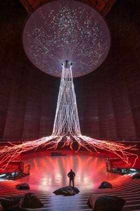 Neue Ausstellung im Gasometer Oberhausen, Kunstskulptur Der Baum, 40 Meter hoch Lichtinstallation, zeigt mit Licht und Musik verschiedene Stadien eines Baumes, Ausstellung Mythos Wald, auf 3 Ebenen und mit mehreren Thematischen Kapiteln zeigt die Ausstellung die Diversität der Wälder der Welt mit Bildern, Videos und Exponaten, NRW, Deutschland, Mythos Wald Oberhausen