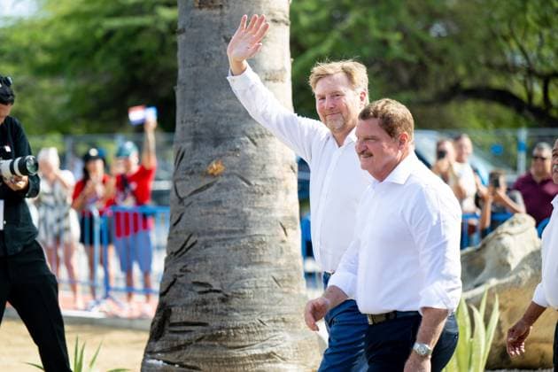 ORANJESTAD - King Willem-Alexander visited the Urban Pocket Park on LG Smith Boulevard, where he spoke about regeneration and urban greenery. The King paid a working visit to Aruba to attend the ceremonies surrounding the celebration of 40 years of Status Aparte and 50 years of the flag and national anthem. MISCHA SCHOEMAKER ANP netherlands out - belgium out  Copyright: xx x553753502x originalFilename: 553753502.jpg