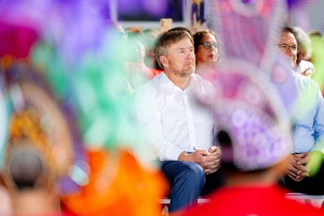 ORANJESTAD - King Willem-Alexander during a visit to the Centro di Bario y Deporte Dakota, where he met with Stichting Movemiento ta Bida, winner of the 2024 Appeltje van Oranje. The King paid a working visit to Aruba to attend the ceremonies surrounding the celebration of 40 years of Status Aparte and 50 years of the flag and national anthem. MISCHA SCHOEMAKER ANP netherlands out - belgium out  Copyright: xx x553753507x originalFilename: 553753507.jpg