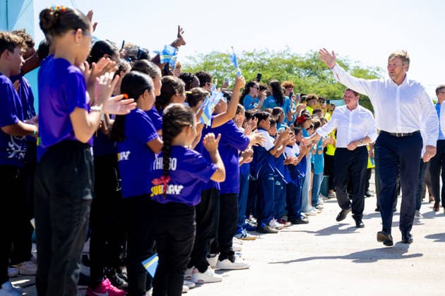 King visits Aruba to celebrate forty years of Status Aparte. Aruba 18 Mar 2026 King Willem-Alexander during a visit to the Olympic swimming complex Piscina Olimpico Roly Bisslik. There he spoke with swimmers and representatives of Aruban swimming and laid the foundation stone for the construction of a new warm-up swimming pool. Oranjestad Aruba  Copyright: xMischaxSchoemakerx