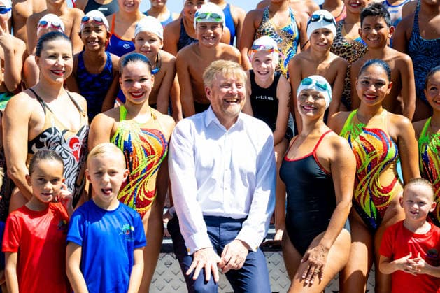 King visits Aruba to celebrate forty years of Status Aparte. Aruba 18 Mar 2026 King Willem-Alexander during a visit to the Olympic swimming complex Piscina Olimpico Roly Bisslik. There he spoke with swimmers and representatives of Aruban swimming and laid the foundation stone for the construction of a new warm-up swimming pool. Oranjestad Aruba  Copyright: xMischaxSchoemakerx