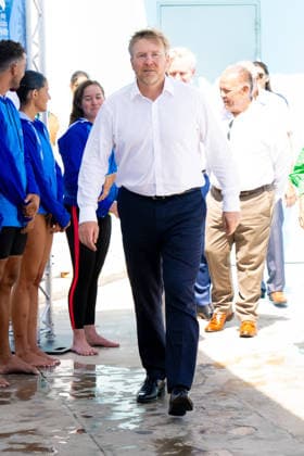 King visits Aruba to celebrate forty years of Status Aparte. Aruba 18 Mar 2026 King Willem-Alexander during a visit to the Olympic swimming complex Piscina Olimpico Roly Bisslik. There he spoke with swimmers and representatives of Aruban swimming and laid the foundation stone for the construction of a new warm-up swimming pool. Oranjestad Aruba  Copyright: xMischaxSchoemakerx