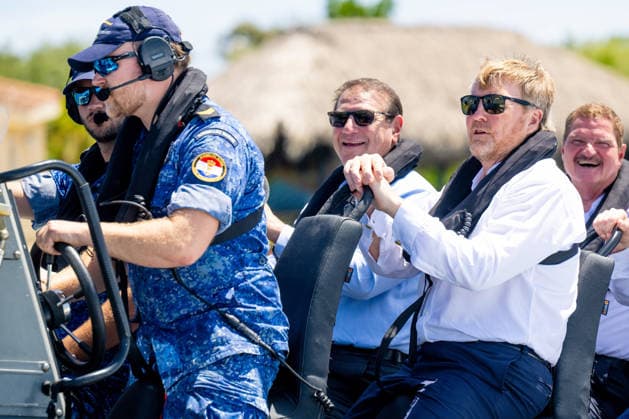 King visits Aruba to celebrate forty years of Status Aparte. Aruba 18 Mar 2026 King Willem-Alexander visits the Marine Barracks Savaneta. During the visit he boarded a station ship of the Royal Navy, where he spoke about the geopolitical situation in the region and the deployment of Defense in the Caribbean. Savaneta Aruba  Copyright: xMischaxSchoemakerx