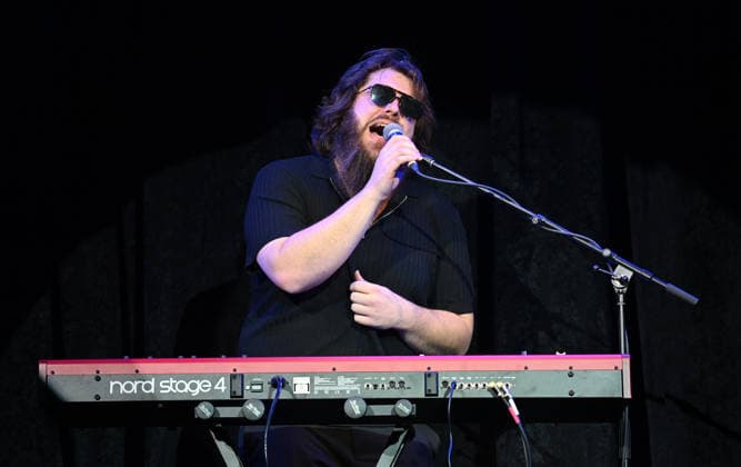 Warner Records Nashville -CRS 2026 Thomas Edwards onstage at Warner Records Nashville Lunch and Performance during CRS 2026 at the Omni Nashville Hotel on March 18, 2026 in Nashville, Tennessee. Nashville Omni Nashville Tennessee USA Copyright: xTammiexArroyo AFF-USA.comx