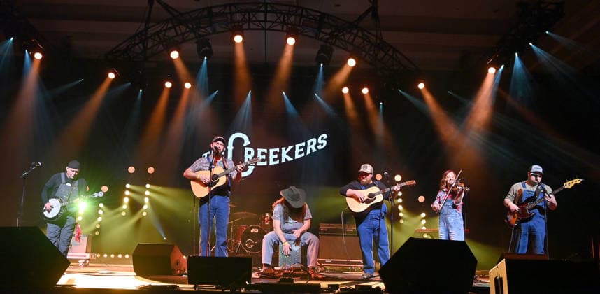 Warner Records Nashville -CRS 2026 The Creekers onstage at Warner Records Nashville Lunch and Performance during CRS 2026 at the Omni Nashville Hotel on March 18, 2026 in Nashville, Tennessee. Nashville Omni Nashville Tennessee USA Copyright: xTammiexArroyo AFF-USA.comx