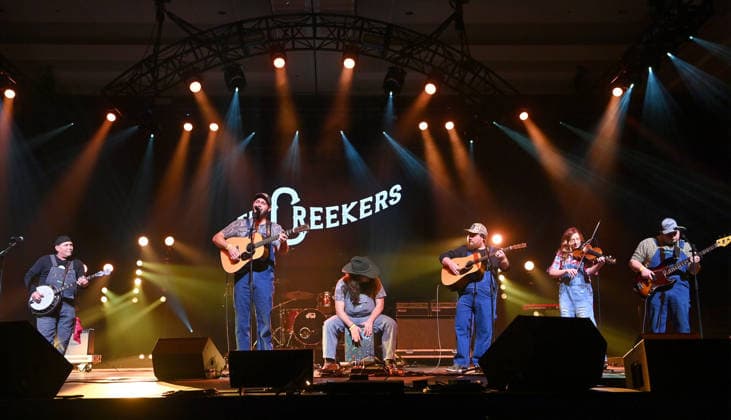 Warner Records Nashville -CRS 2026 The Creekers onstage at Warner Records Nashville Lunch and Performance during CRS 2026 at the Omni Nashville Hotel on March 18, 2026 in Nashville, Tennessee. Nashville Omni Nashville Tennessee USA Copyright: xTammiexArroyo AFF-USA.comx