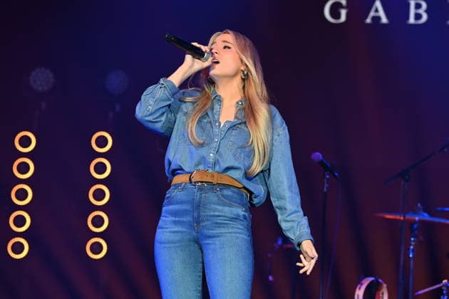 Warner Records Nashville -CRS 2026 Gabby Barrett onstage at Warner Records Nashville Lunch and Performance during CRS 2026 at the Omni Nashville Hotel on March 18, 2026 in Nashville, Tennessee. Nashville Omni Nashville Tennessee USA Copyright: xTammiexArroyo AFF-USA.comx
