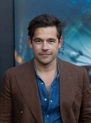 Jason Ralph arrives on the red carpet at the premiere of Project Hail Mary at Josie Robertson Plaza on Wednesday, March 18, 2026 in New York City.  NYP20260318527 SERENAxXUxNING