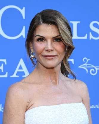 ˜When Calls the Heart™ and ˜Hope Valley: 1874™ Celebration Lori Loughlin arriving to ˜When Calls the Heart™ and ˜Hope Valley: 1874™ Celebration at The Sun Rose on March 18, 2026 in West Hollywood, CA. West Hollywood The Sun Rose California USA Copyright: xLISAxOConnor AFF-USA.comx