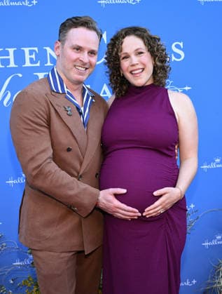 ˜When Calls the Heart™ and ˜Hope Valley: 1874™ Celebration Ben Rosenbaum and Erin Krakow arriving to ˜When Calls the Heart™ and ˜Hope Valley: 1874™ Celebration at The Sun Rose on March 18, 2026 in West Hollywood, CA. West Hollywood The Sun Rose California USA Copyright: xLISAxOConnor AFF-USA.comx