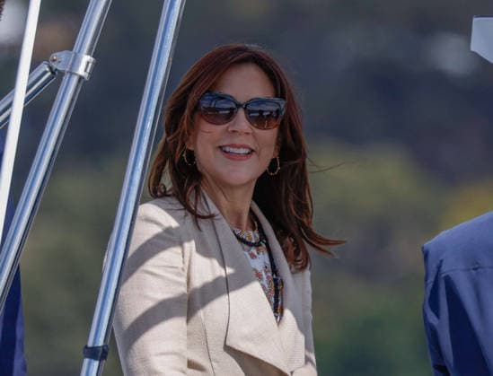DENMARK ROYALS AUSTRALIA VISIT, Queen Mary of Denmark aboard the Institute for Marine and Antarctic Studies (IMAS) vessel to view the kelp conservation forest at the Alum Cliffs Marine Reserve in Hobart, Tasmania, Thursday, March 19, 2026. Denmark s King Frederik X and Queen Mary are on a five-day state visit to Australia. ( NO ARCHIVING HOBART TASMANIA AUSTRALIA  Copyright: xROBxBLAKERSx 20260319117977058919