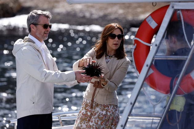 DENMARK ROYALS AUSTRALIA VISIT, King Frederik X of Denmark and Queen Mary of Denmark aboard the Institute for Marine and Antarctic Studies (IMAS) vessel to view the kelp conservation forest at the Alum Cliffs Marine Reserve in Hobart, Tasmania, Thursday, March 19, 2026. Denmark s King Frederik X and Queen Mary are on a five-day state visit to Australia. ( NO ARCHIVING HOBART TASMANIA AUSTRALIA  Copyright: xROBxBLAKERSx 20260319153671653913