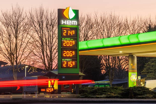 19.03.2026 - HEM Tankstelle in Torgelow ( Landkreis Vorpommern-Greifswald ). Seit einigen Wochen kostet das benzin und der Diesel pro Liter über 2 Euro Torgelow Mecklenburg-Vorpommern Deutschland *** 19 03 2026 HEM petrol station in Torgelow County Vorpommern Greifswald Since a few weeks the gasoline and diesel costs per liter over 2 Euro Torgelow Mecklenburg Vorpommern Germany