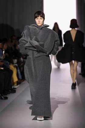 March 19, 2026, Tokyo, Japan: Models wearing fashion brand YOHEI OHNO walk down the runway during the Rakuten Fashion Week TOKYO 2026 Autumn Winter Collection. The fashion week runs from March 16 to 21. Tokyo Japan  - ZUMAm191 20260319_aap_m191_013 Copyright: xRodrigoxReyesxMarinx