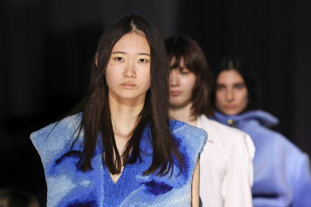 March 19, 2026, Tokyo, Japan: Models wearing fashion brand YOHEI OHNO walk down the runway during the Rakuten Fashion Week TOKYO 2026 Autumn Winter Collection. The fashion week runs from March 16 to 21. Tokyo Japan  - ZUMAm191 20260319_aap_m191_023 Copyright: xRodrigoxReyesxMarinx
