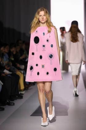 March 19, 2026, Tokyo, Japan: Models wearing fashion brand YOHEI OHNO walk down the runway during the Rakuten Fashion Week TOKYO 2026 Autumn Winter Collection. The fashion week runs from March 16 to 21. Tokyo Japan  - ZUMAm191 20260319_aap_m191_038 Copyright: xRodrigoxReyesxMarinx