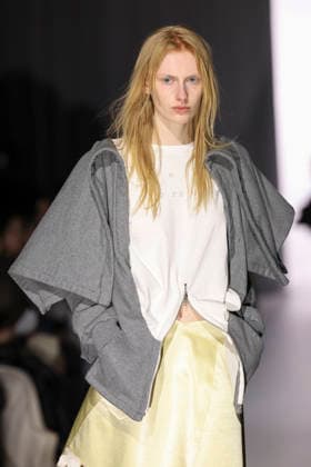 March 19, 2026, Tokyo, Japan: A model wearing fashion brand YOHEI OHNO walks down the runway during the Rakuten Fashion Week TOKYO 2026 Autumn Winter Collection. The fashion week runs from March 16 to 21. Tokyo Japan  - ZUMAm191 20260319_aap_m191_041 Copyright: xRodrigoxReyesxMarinx