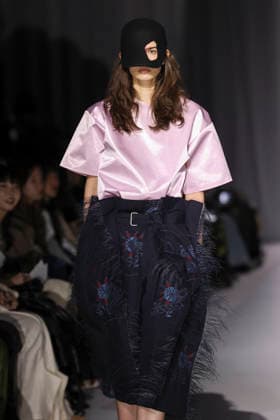 March 19, 2026, Tokyo, Japan: A model wearing fashion brand YOHEI OHNO walks down the runway during the Rakuten Fashion Week TOKYO 2026 Autumn Winter Collection. The fashion week runs from March 16 to 21. Tokyo Japan  - ZUMAm191 20260319_aap_m191_044 Copyright: xRodrigoxReyesxMarinx