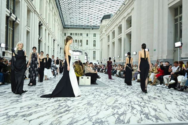 Mercedes-Benz Fashion Week in Madrid , Spain -18 MAR 2026. A model walks the runway wearing a design by Isabel Sanchis during the Mercedes-Benz Fashion Week de Madrid in IFEMA. Madrid Spain Copyright: xAtilanoxGarciax xSOPAxImagesx photos09337