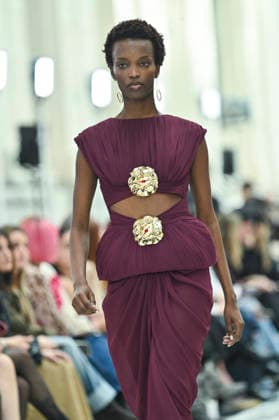 Mercedes-Benz Fashion Week in Madrid , Spain -18 MAR 2026. A model walks the runway wearing a design by Isabel Sanchis during the Mercedes-Benz Fashion Week de Madrid in IFEMA. Madrid Spain Copyright: xAtilanoxGarciax xSOPAxImagesx photos09287