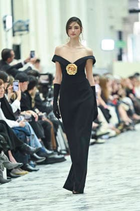 Mercedes-Benz Fashion Week in Madrid , Spain -18 MAR 2026. A model walks the runway wearing a design by Isabel Sanchis during the Mercedes-Benz Fashion Week de Madrid in IFEMA. Madrid Spain Copyright: xAtilanoxGarciax xSOPAxImagesx photos09296