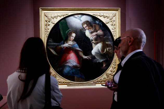 March 19, 2026, Rome, ITALY: People standing near the painting The Annunciation by the Italian Renaissance artist Giorgio Vasari during the opening of the exhibition Vasari and Rome at the Capitoline Museums, Rome, 19 March 2026. ANSA FABIO FRUSTACI Rome ITALY  - ZUMAa110 20260319_zaf_a110_009 Copyright: xFabioxFrustacix