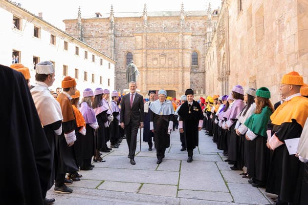 March 19, 2026, Salamanca, Rome, Spain: President of the Republic Sergio Mattarella with His Majesty the King of Spain, Felipe VI, at the University of Salamanca, on the occasion of the award ceremony of the academic honor of Doctor Honoris Causa. Salamanca, March 19, 2026 Salamanca Spain  - ZUMAa289 20260319_zia_a289_133 Copyright: xAmmendolaxPressxOfficex
