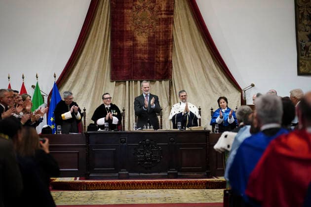 King Felipe VI presides over the investiture of Sergio Mattarella as doctor honoris causa in Salamanca King Felipe VI c presides over the investiture of the President of the Italian Republic, Sergio Mattarella, as doctor honoris causa by the University of Salamanca, on March 19, 2026, in Salamanca, Castilla y León Spain The investiture is celebrated in the Paraninfo of the University of Salamanca, This honorary doctorate recognizes Mattarellas legal and political career and his defense of humanism, Europeanism and culture as the basis of democracy 19 MARCH 2026 Manuel Á Salamanca Salamanca Salamanca Salamanca Spain  Copyright: xManuelxÃngelxLayax 7380062