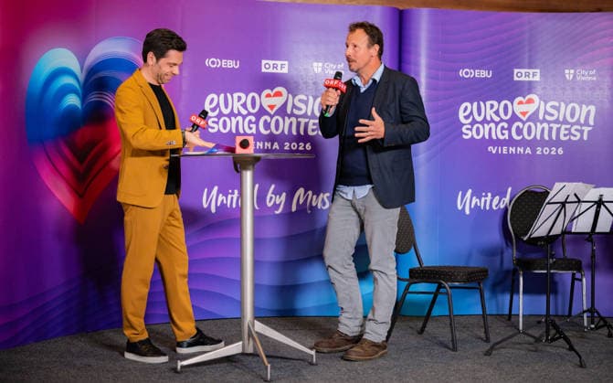20260319 ESC Medienupdate WIEN, OESTERREICH - 19. MAERZ: Journalist, Moderator, ORF-Kommentator und Host des Mediengespraechs Philipp Maschl und ORF Executive Producer - Eurovision Song Contest 2026 Michael Kroen waehrend des Mediengespraechs anlaesslich eines ORF Updates zum 70. Eurovision Song Contest vom 12. bis zum 16. Mai 2026 in Wien im Foyer der Halle F der Wiener Stadthalle am 19. Maerz 2026 in Wien, Oesterreich. 260319_SEPA_17_017 Copyright: xIsabellexOuvrardx SEPAxMedia