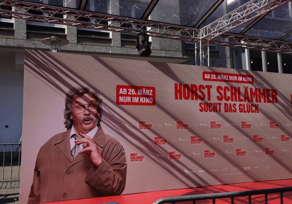 19.03.2026, Deutschland, NRW, Entertainment, Kino, Lichtburg Essen, Filmplakat Horst Schlämmer sucht das Glück mit Entertainer Hape Kerkeling in der Hauptrolle, Kinofilm, Deutschland Copyright: xD.xKerlekin SnowfieldxPhotographyx SF190326SchlaemmerD2