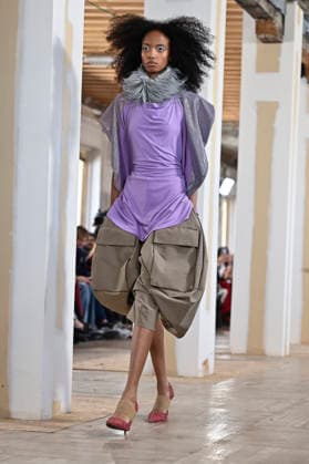 Mercedes-Benz Fashion Week Madrid, Spain - 19 Mar 2026 A model walks the runway wearing a design by Ernesto Naranjo during Mercedes-Benz Fashion Week de Madrid at Palacio Fernaz Nunoz. Madrid Spain Copyright: xAtilanoxGarciax xSOPAxImagesx photos09376