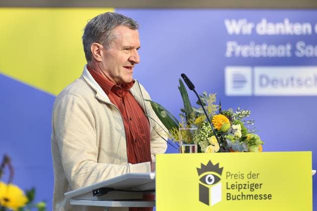 Leipzig, Sachsen, Deutschland, 19.03.2026: Messehalle: Leipziger Buchmesse: Manfred Gmeiner bekommt den Preis der Leipziger Buchmesse in der Kategorie Übersetzung für Unten leben aus dem Spanischen von Gustavo Faverón Patriau Copyright: xdtsxNachrichtenagenturx dts_111352